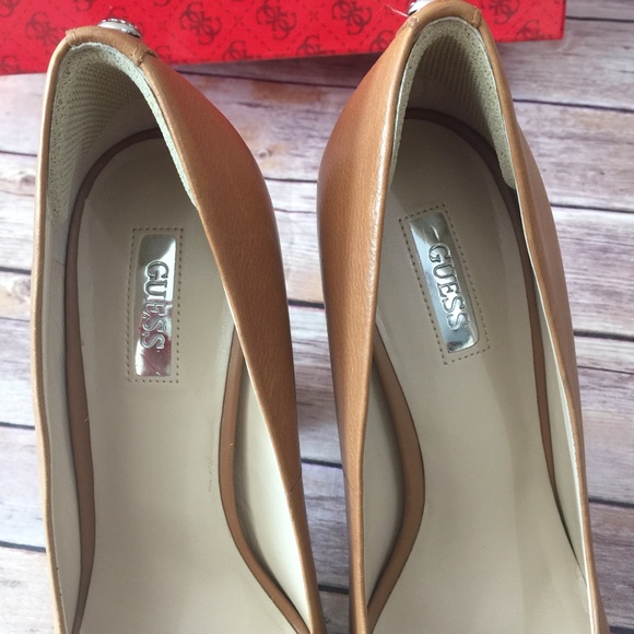 Rare-HTF-GUESS-Light-Brown-Leather-Padey-Shoe- - Picture 6 of 8